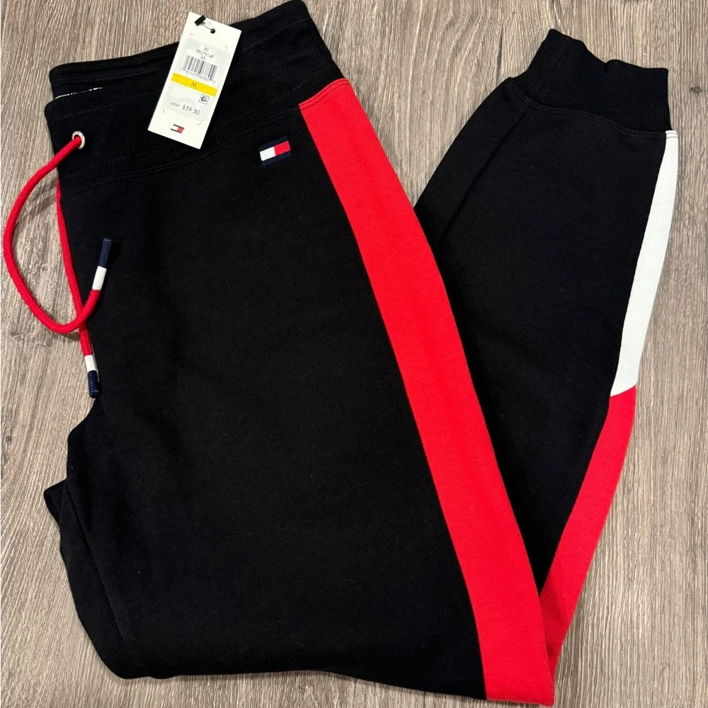 Tommy Hilfiger Sweatpants NEW Size Medium - Picture 1 of 3